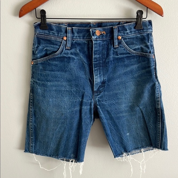 WRANGLER WOMEN’S Denim Cutoff Jeans Shorts Size 30 Waist - Picture 1 of 9